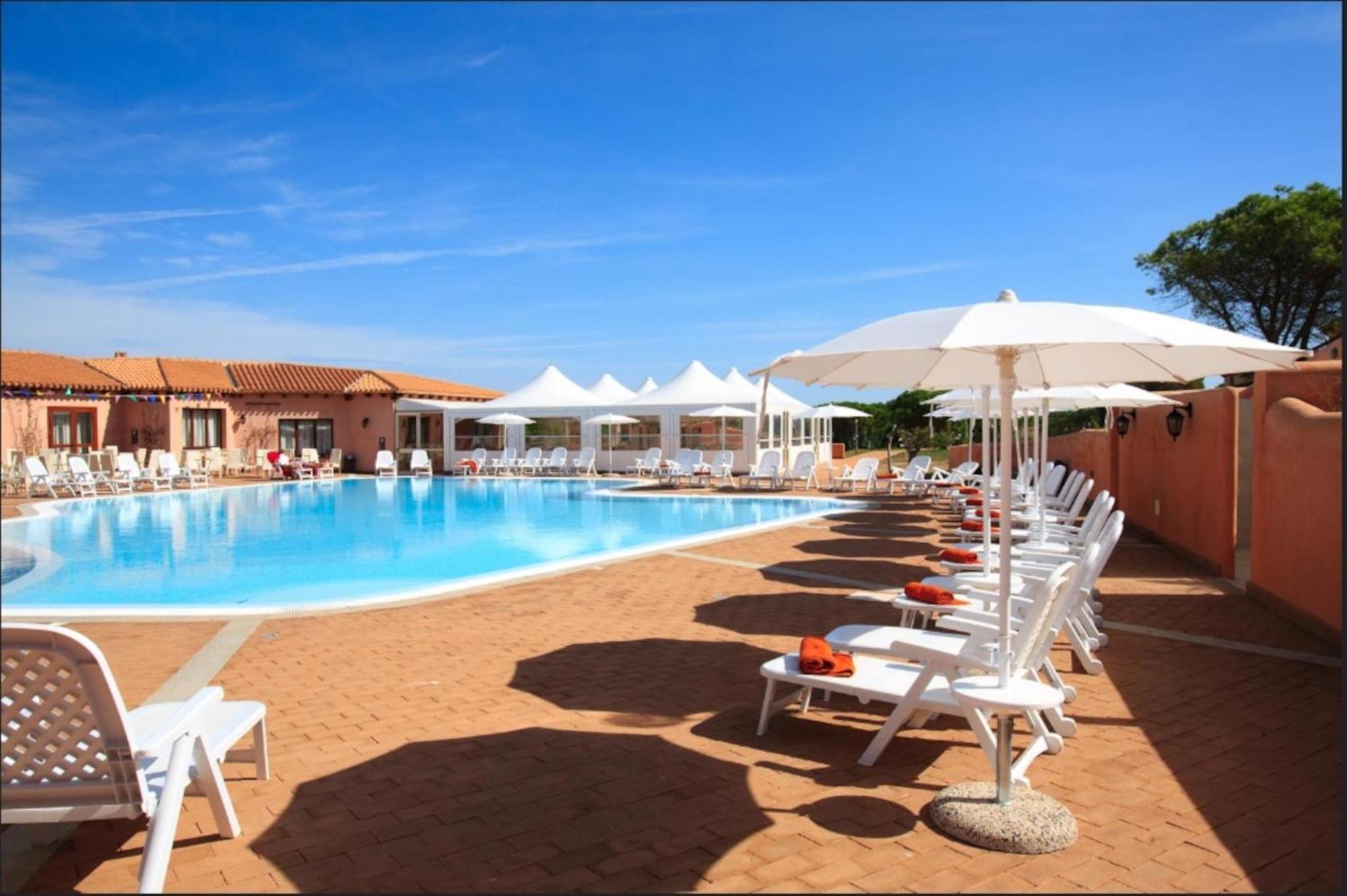Residence Baia Dei Mirti Vignola Mare Exterior photo