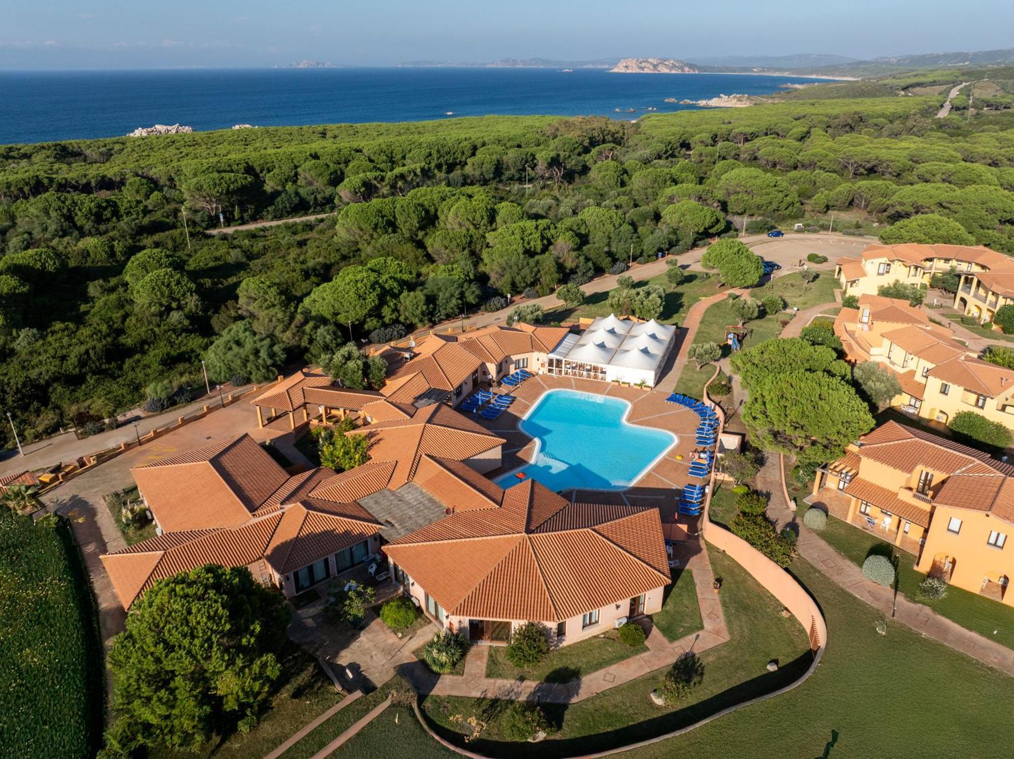 Residence Baia Dei Mirti Vignola Mare Exterior photo